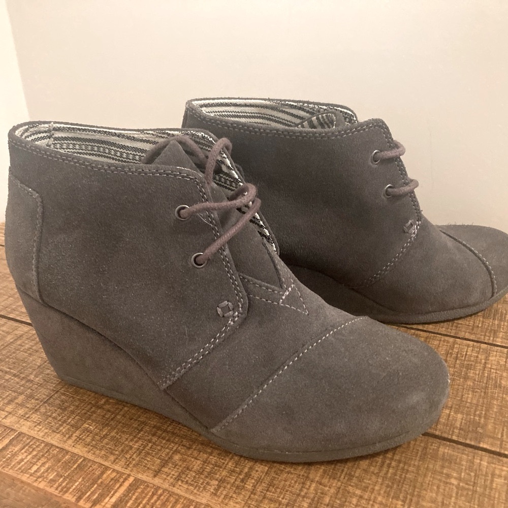 Toms Gray Suede Leather Wedge Heel Lace Up Shoe Size 7